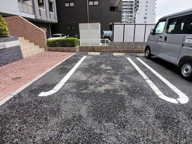 ヴォロンティエの駐車場
