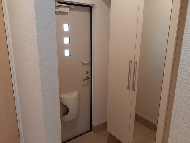 レクタ加須の玄関