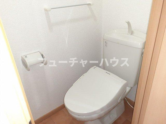 ルートサイドヴィラのトイレ|ゆったりとした空間のトイレです