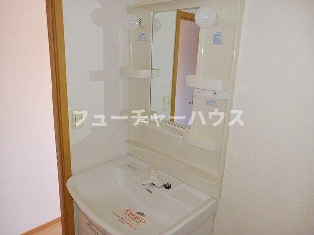 ローレルの洗面所|広い洗面スペース