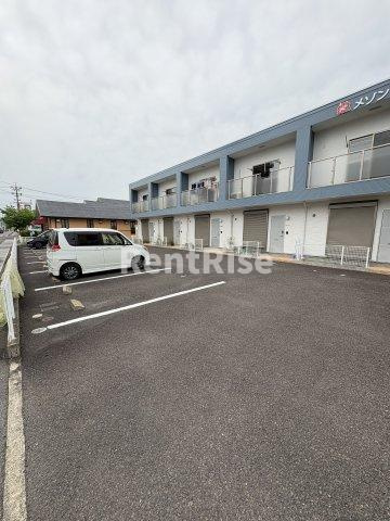メゾン・アロハの駐車場