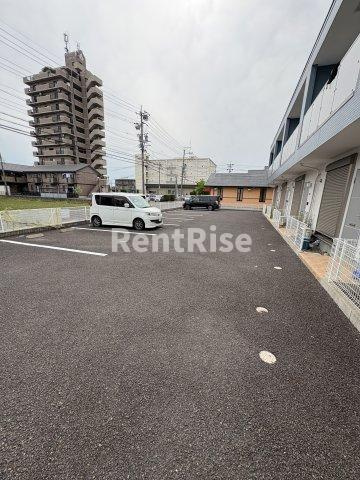 メゾン・アロハの駐車場