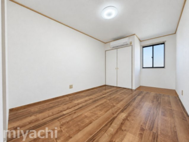 メゾンパーク中村Aの洋室