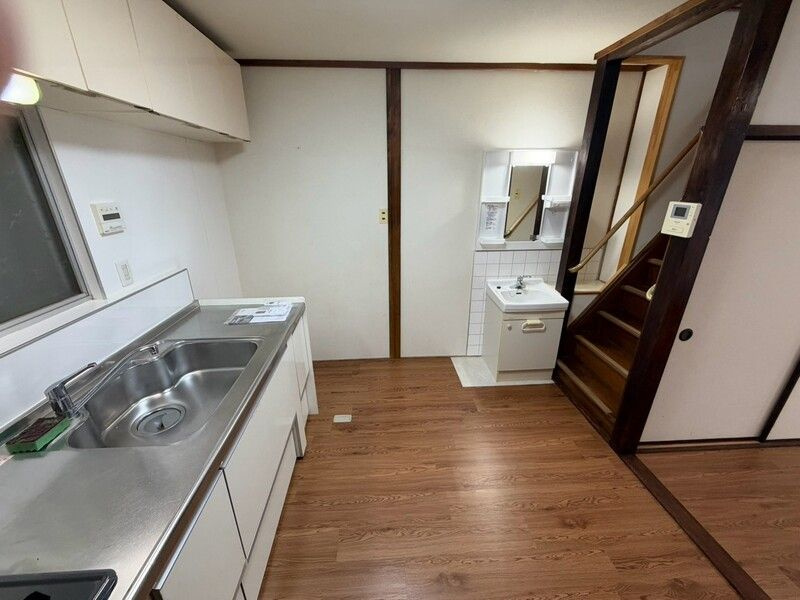 尼崎市浜田町5丁目の居間・リビング