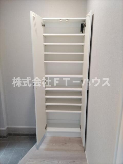 メゾン　ド　トヨタの収納