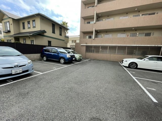 パレセゾンの駐車場