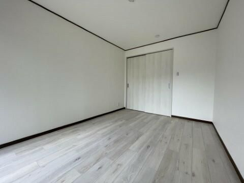 グランデュール永井Ａ棟Ｂ棟の洋室|ゆったりした洋室です