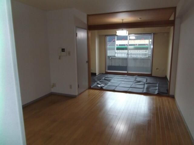 南柏堀ハイツの居間・リビング|居間です