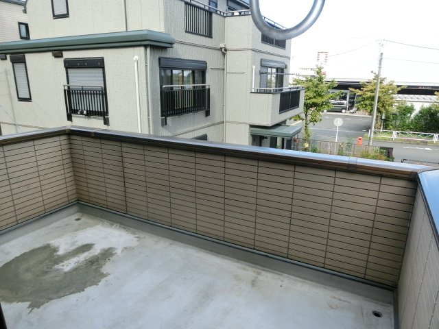 【バルコニー】 | 鈴木貸家 | 開放感あるルーフバルコニー。