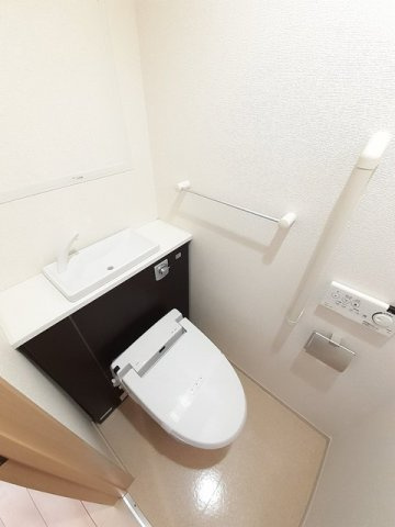 プチラパンのトイレ|清潔感のあるトイレです