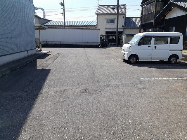 グリーンパレスⅡの駐車場