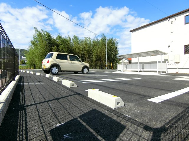 ヴェルデの駐車場