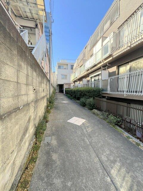 -の駐車場