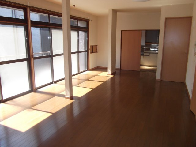 川崎市中原区井田１丁目のアパートの洋室