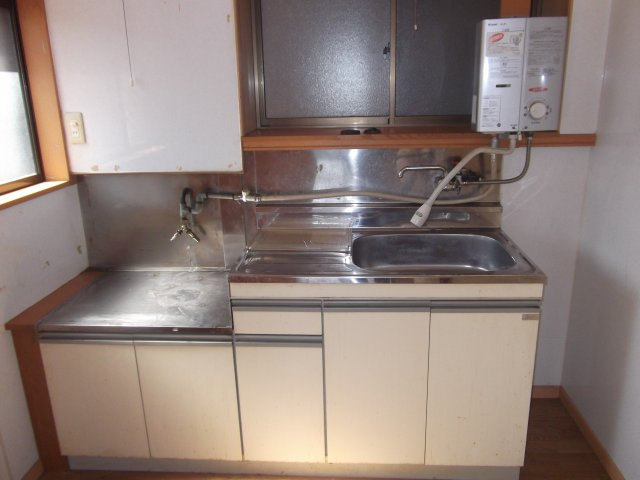 川崎市中原区井田１丁目のアパートのキッチン