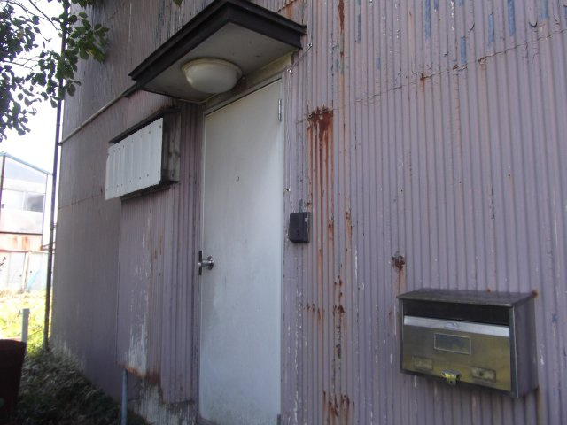 川崎市中原区井田１丁目のアパートの玄関