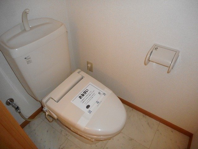 ベルク山中Ｂのトイレ|トイレもきれいです