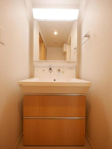 ハイレゾナンスの洗面所|脱衣スペースもあります