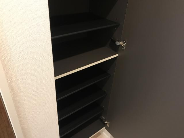 カルムメゾン目黒の収納|シューズボックス