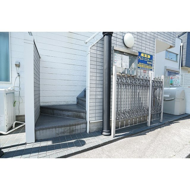 メッセ阿佐ヶ谷のエントランス|２F共用廊下