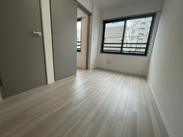 ウェルスクエア高井戸東の洋室|個人の部屋や寝室として使える洋室です