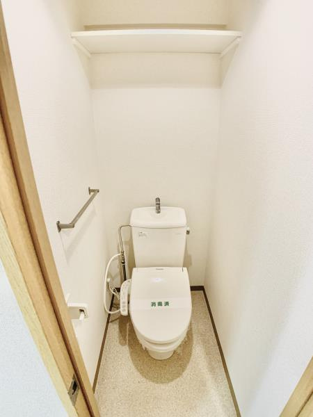 北品川アパートメントのトイレ|落ち着いたトイレです