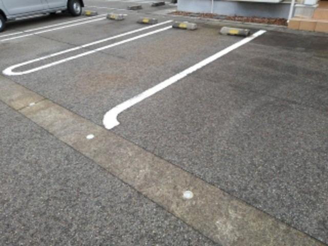 スカイスクレ－パ－　Ⅲの駐車場