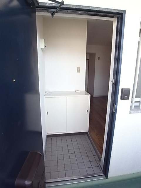 ウエルハイツ東園田の玄関