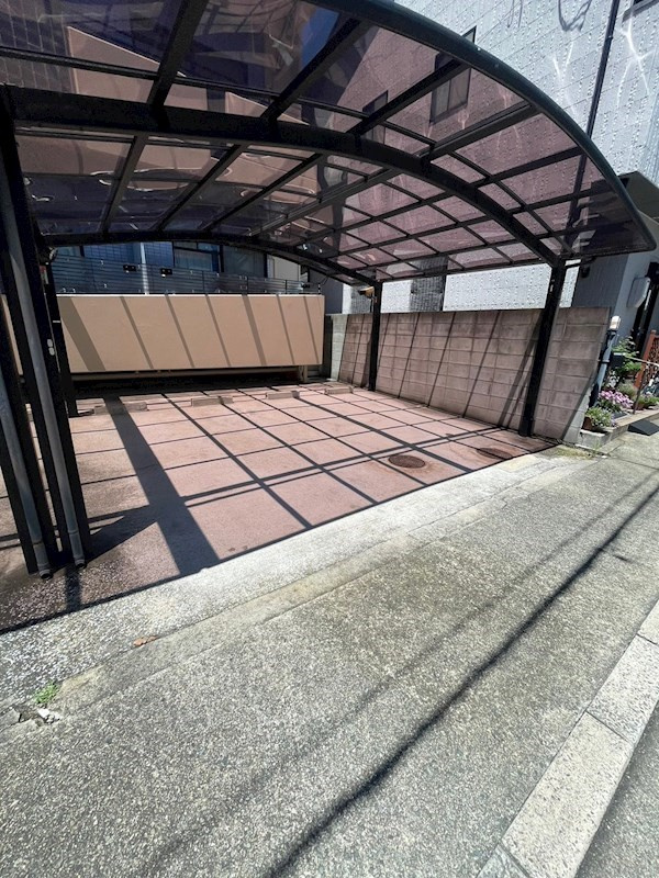 アバンシオ香櫨園の駐車場