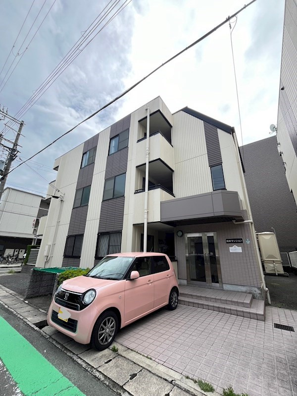 岡本マンションの外観