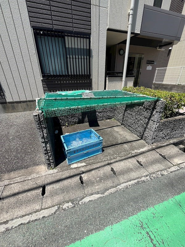 岡本マンションの外観