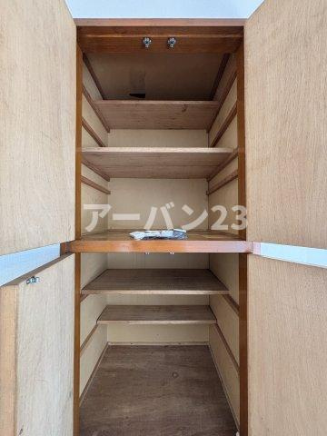 アート多摩湖町貸家の収納