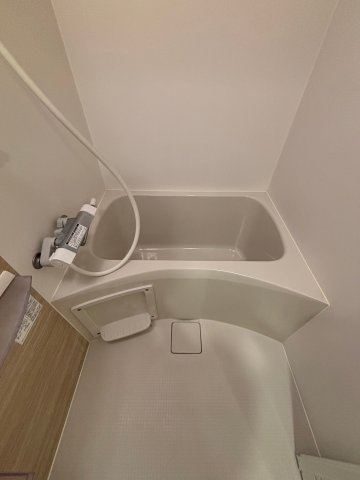 アプリーレ西本町の浴室