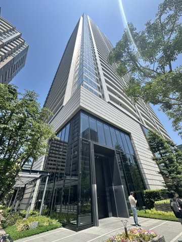 大阪ひびきの街ザ・サンクタスタワーの外観