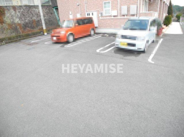 KCコーポ平山Bの駐車場