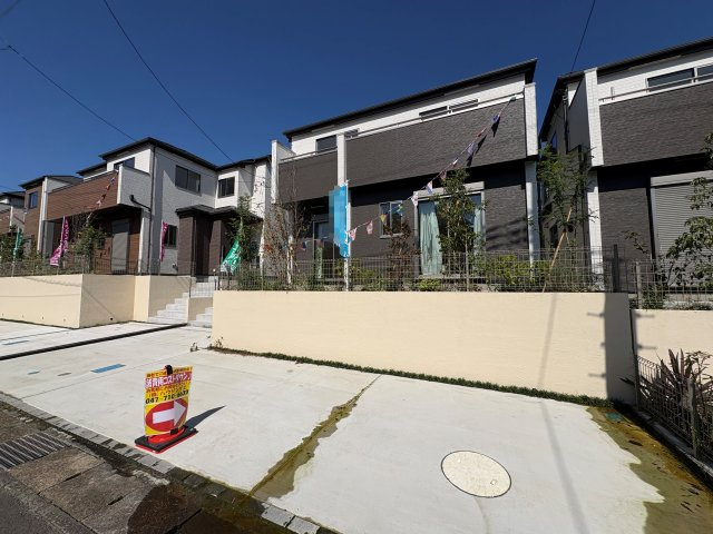 柏市大室新築戸建の前面道路含む現地写真