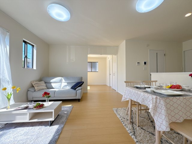 柏市大室新築戸建の居間・リビング