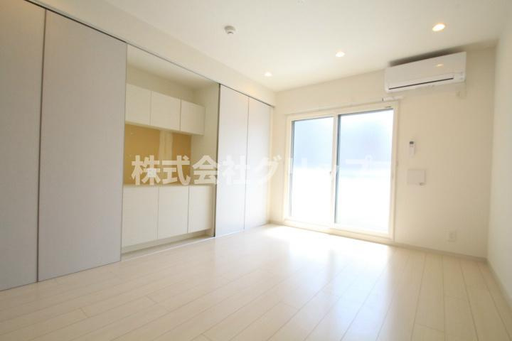 横浜市保土ケ谷区神戸町の賃貸マンションの居間・リビング