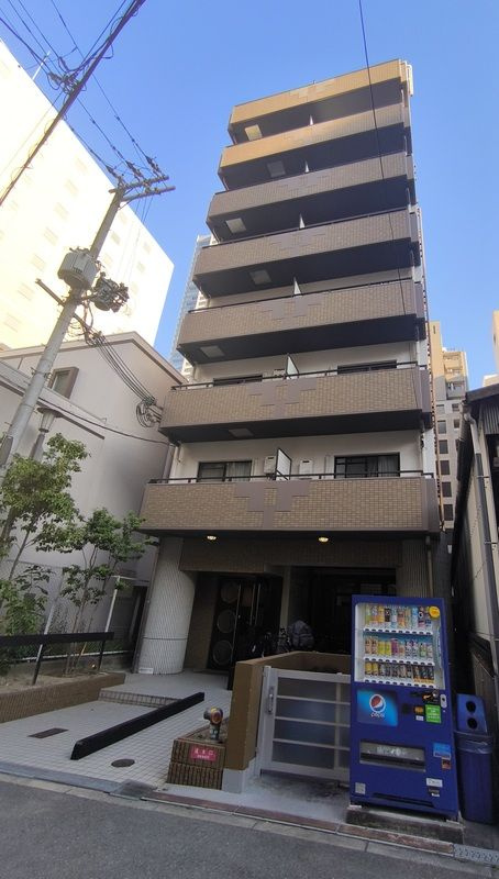 CALLING Osaka Hommachiの外観
