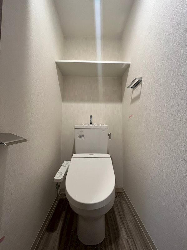 レシオス難波のトイレ|落ち着いた色調のトイレです