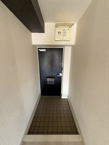 クリアスカイ立花の玄関
