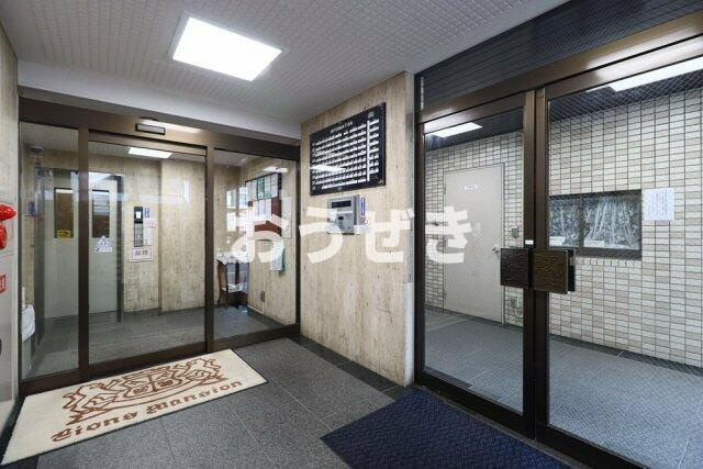 ライオンズプラザヨコハマ戸部のエントランス| 