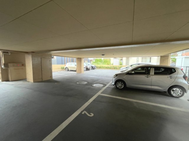 ロイヤルパレス曙町の駐車場|敷地内駐車場は（2026年10月現在）空き無しとなります。