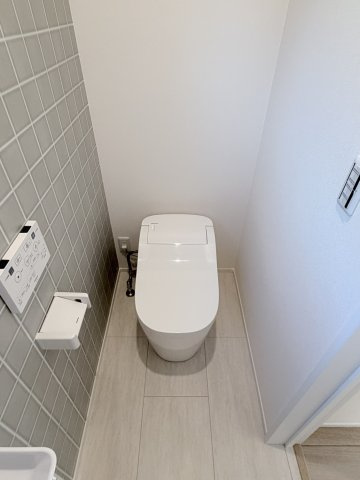 豊科高家　建売住宅のトイレ