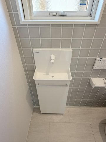 豊科高家　建売住宅のトイレ