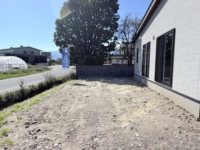 豊科高家　建売住宅の庭
