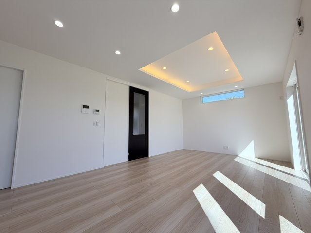 豊科高家　建売住宅の居間・リビング