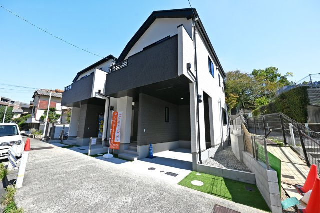ハートフルタウン一ヶ谷町新築一戸建て│2SLDK+駐車1台可（ビルトインガレージ）の外観|阪急神戸本線「西宮北口」駅バス23分「一ヶ谷町」停歩4分の立地に全2区画の分譲地が誕生しました！スーパー、ドラッグストアが近く、お買い物に便利な住環境です。皆様からのご連絡を心よりお待ちしております。