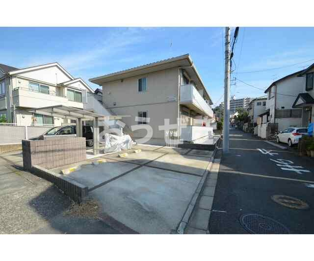 コンフォートハイム戸塚の駐車場