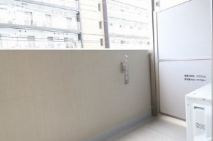 コンフォリア両国サウスのバルコニー